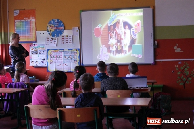 Zdjęcie w galerii na portalu naszraciborz.pl: Dzień otwarty w SP 2 z wiosną w tle  wiadomości z regionu