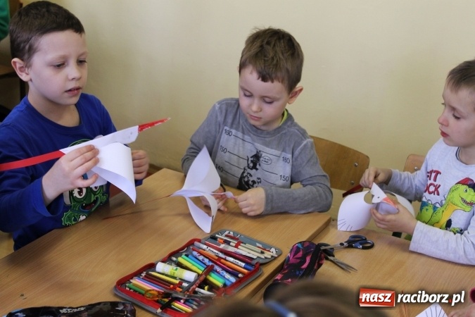 Zdjęcie w galerii na portalu naszraciborz.pl: Dzień otwarty w SP 2 z wiosną w tle  wiadomości z regionu