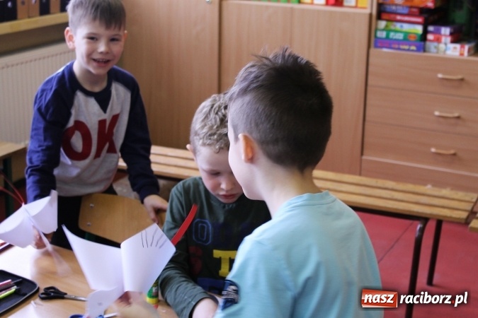 Zdjęcie w galerii na portalu naszraciborz.pl: Dzień otwarty w SP 2 z wiosną w tle  wiadomości z regionu