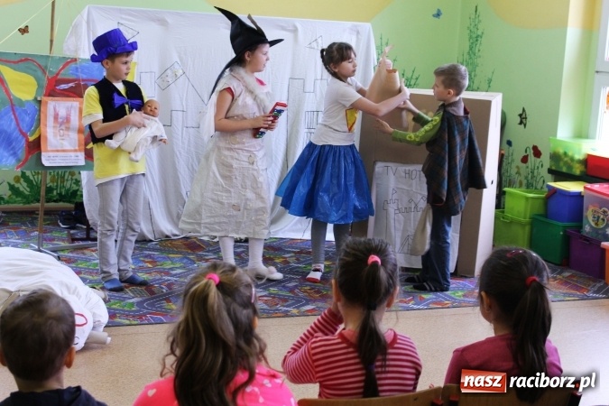 Zdjęcie w galerii na portalu naszraciborz.pl: Dzień otwarty w SP 2 z wiosną w tle  wiadomości z regionu