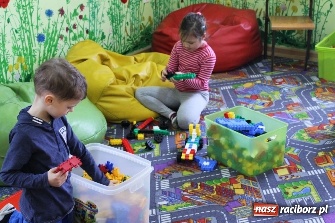 Zdjęcie w galerii na portalu naszraciborz.pl: Dzień otwarty w SP 2 z wiosną w tle  wiadomości z regionu