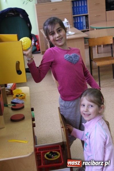 Zdjęcie w galerii na portalu naszraciborz.pl: Dzień otwarty w SP 2 z wiosną w tle  wiadomości z regionu