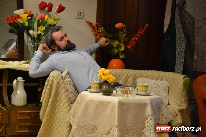 Zdjęcie w galerii na portalu naszraciborz.pl: Rozmówki na linii - premiera spektaklu na Zamku Piastowskim  wiadomości z regionu