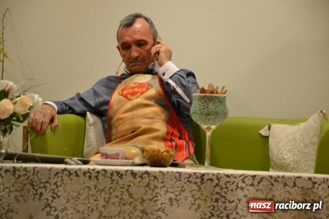 Zdjęcie w galerii na portalu naszraciborz.pl: Rozmówki na linii - premiera spektaklu na Zamku Piastowskim  wiadomości z regionu