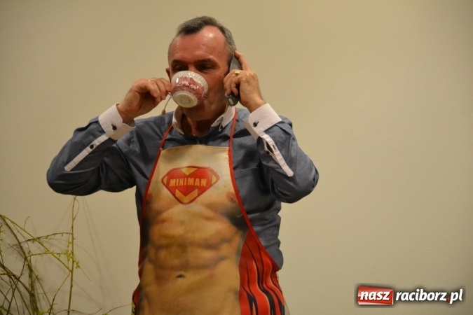 Zdjęcie w galerii na portalu naszraciborz.pl: Rozmówki na linii - premiera spektaklu na Zamku Piastowskim  wiadomości z regionu