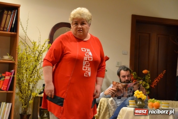 Zdjęcie w galerii na portalu naszraciborz.pl: Rozmówki na linii - premiera spektaklu na Zamku Piastowskim  wiadomości z regionu
