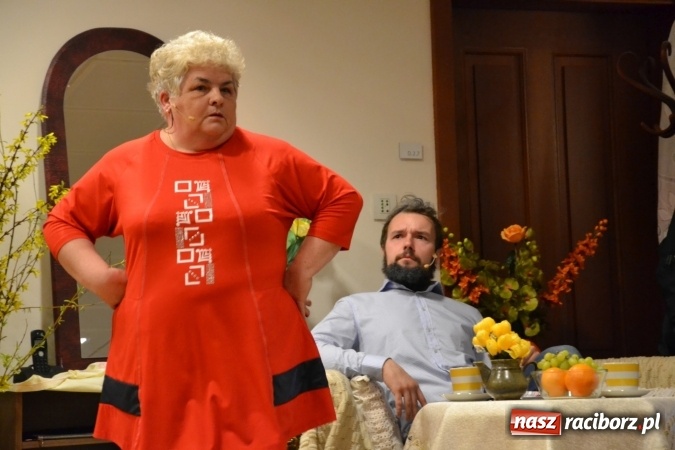 Zdjęcie w galerii na portalu naszraciborz.pl: Rozmówki na linii - premiera spektaklu na Zamku Piastowskim  wiadomości z regionu