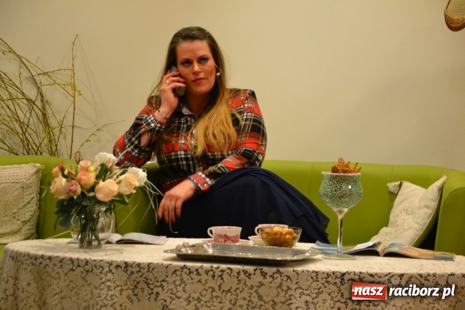 Zdjęcie w galerii na portalu naszraciborz.pl: Rozmówki na linii - premiera spektaklu na Zamku Piastowskim  wiadomości z regionu