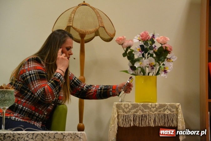 Zdjęcie w galerii na portalu naszraciborz.pl: Rozmówki na linii - premiera spektaklu na Zamku Piastowskim  wiadomości z regionu
