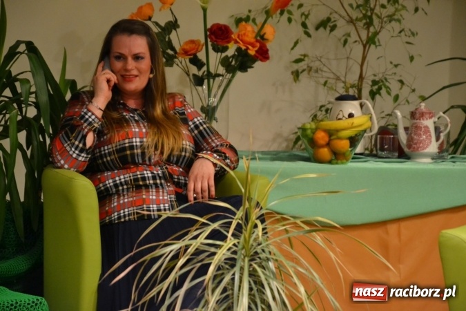 Zdjęcie w galerii na portalu naszraciborz.pl: Rozmówki na linii - premiera spektaklu na Zamku Piastowskim  wiadomości z regionu