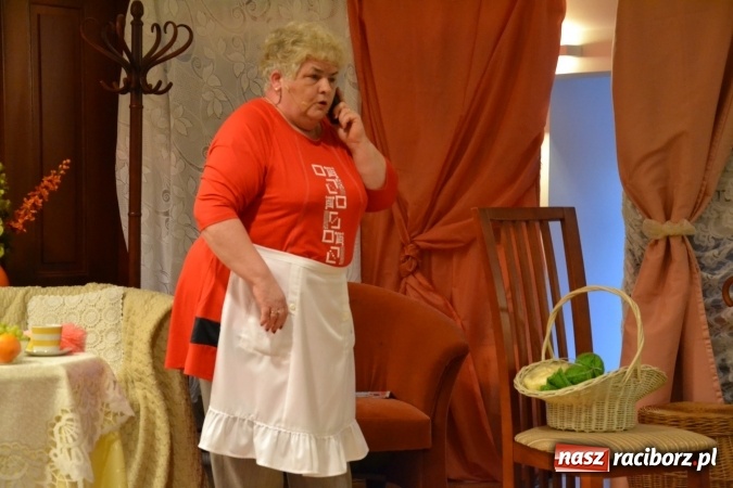 Zdjęcie w galerii na portalu naszraciborz.pl: Rozmówki na linii - premiera spektaklu na Zamku Piastowskim  wiadomości z regionu