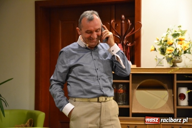 Zdjęcie w galerii na portalu naszraciborz.pl: Rozmówki na linii - premiera spektaklu na Zamku Piastowskim  wiadomości z regionu