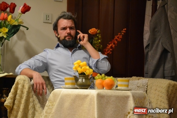 Zdjęcie w galerii na portalu naszraciborz.pl: Rozmówki na linii - premiera spektaklu na Zamku Piastowskim  wiadomości z regionu