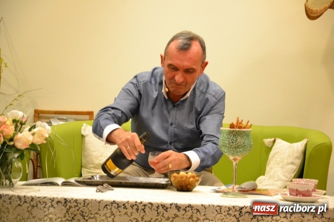 Zdjęcie w galerii na portalu naszraciborz.pl: Rozmówki na linii - premiera spektaklu na Zamku Piastowskim  wiadomości z regionu