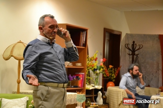 Zdjęcie w galerii na portalu naszraciborz.pl: Rozmówki na linii - premiera spektaklu na Zamku Piastowskim  wiadomości z regionu