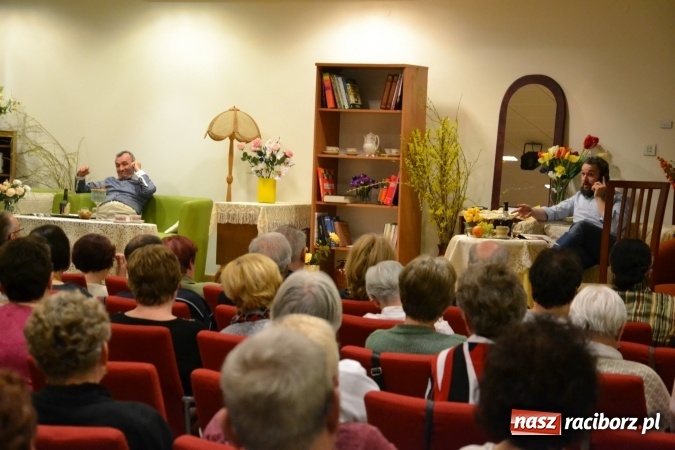 Zdjęcie w galerii na portalu naszraciborz.pl: Rozmówki na linii - premiera spektaklu na Zamku Piastowskim  wiadomości z regionu