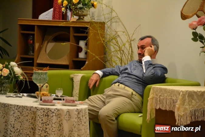 Zdjęcie w galerii na portalu naszraciborz.pl: Rozmówki na linii - premiera spektaklu na Zamku Piastowskim  wiadomości z regionu