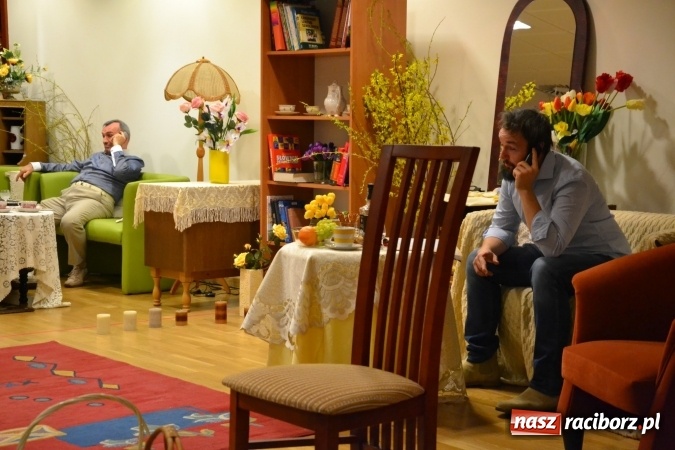 Zdjęcie w galerii na portalu naszraciborz.pl: Rozmówki na linii - premiera spektaklu na Zamku Piastowskim  wiadomości z regionu