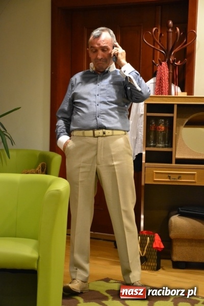 Zdjęcie w galerii na portalu naszraciborz.pl: Rozmówki na linii - premiera spektaklu na Zamku Piastowskim  wiadomości z regionu