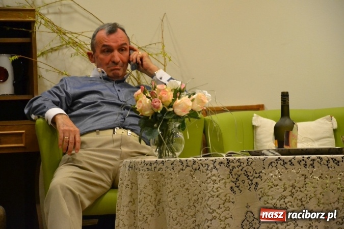 Zdjęcie w galerii na portalu naszraciborz.pl: Rozmówki na linii - premiera spektaklu na Zamku Piastowskim  wiadomości z regionu