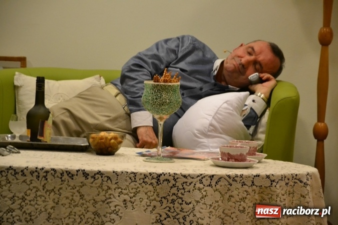 Zdjęcie w galerii na portalu naszraciborz.pl: Rozmówki na linii - premiera spektaklu na Zamku Piastowskim  wiadomości z regionu