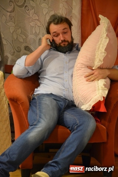 Zdjęcie w galerii na portalu naszraciborz.pl: Rozmówki na linii - premiera spektaklu na Zamku Piastowskim  wiadomości z regionu
