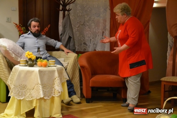 Zdjęcie w galerii na portalu naszraciborz.pl: Rozmówki na linii - premiera spektaklu na Zamku Piastowskim  wiadomości z regionu