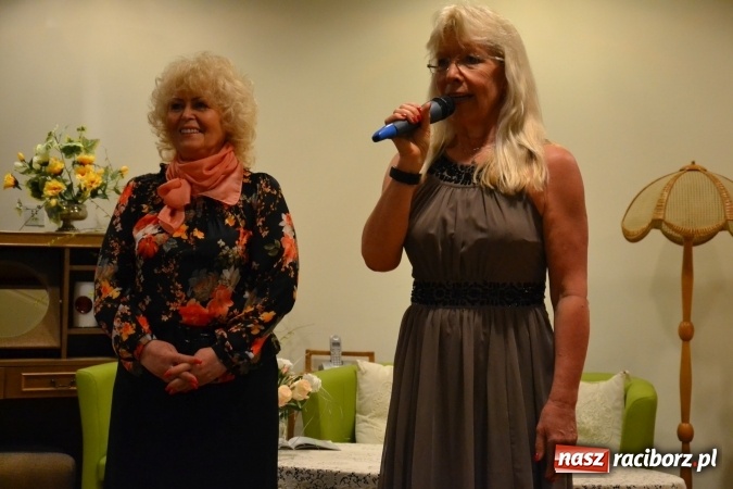 Zdjęcie w galerii na portalu naszraciborz.pl: Rozmówki na linii - premiera spektaklu na Zamku Piastowskim  wiadomości z regionu