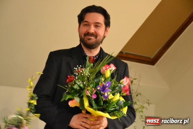 Zdjęcie w galerii na portalu naszraciborz.pl: Rozmówki na linii - premiera spektaklu na Zamku Piastowskim  wiadomości z regionu