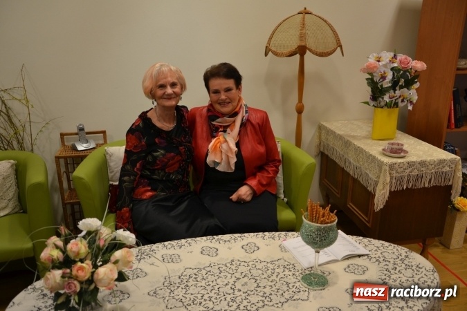 Zdjęcie w galerii na portalu naszraciborz.pl: Rozmówki na linii - premiera spektaklu na Zamku Piastowskim  wiadomości z regionu