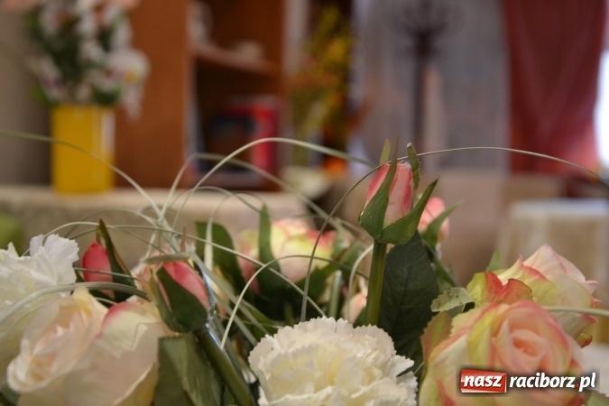 Zdjęcie w galerii na portalu naszraciborz.pl: Rozmówki na linii - premiera spektaklu na Zamku Piastowskim  wiadomości z regionu