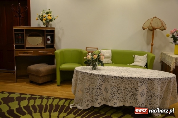 Zdjęcie w galerii na portalu naszraciborz.pl: Rozmówki na linii - premiera spektaklu na Zamku Piastowskim  wiadomości z regionu