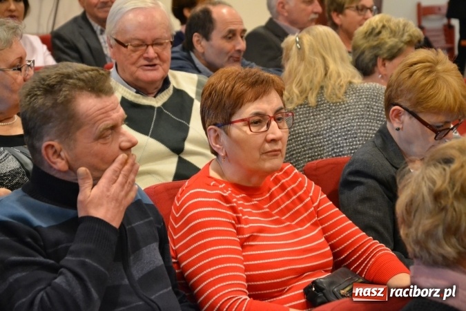 Zdjęcie w galerii na portalu naszraciborz.pl: Rozmówki na linii - premiera spektaklu na Zamku Piastowskim  wiadomości z regionu