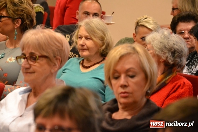 Zdjęcie w galerii na portalu naszraciborz.pl: Rozmówki na linii - premiera spektaklu na Zamku Piastowskim  wiadomości z regionu