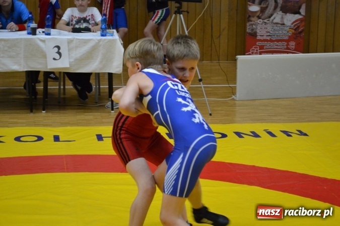 Zdjęcie w galerii na portalu naszraciborz.pl: Medale najmłodszych zapaśników Unii Racibórz w Grand Prix Hodonina wiadomości z regionu