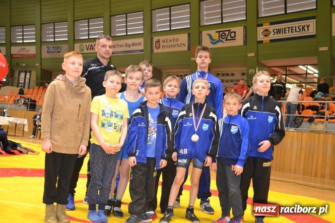 Zdjęcie w galerii na portalu naszraciborz.pl: Medale najmłodszych zapaśników Unii Racibórz w Grand Prix Hodonina wiadomości z regionu