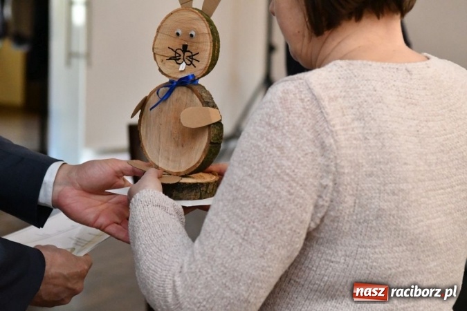 Zdjęcie w galerii na portalu naszraciborz.pl: Gwiazdka Serc 2016. W hotelu Racibor podsumowano edycję i rozdano pieniądze wiadomości z regionu