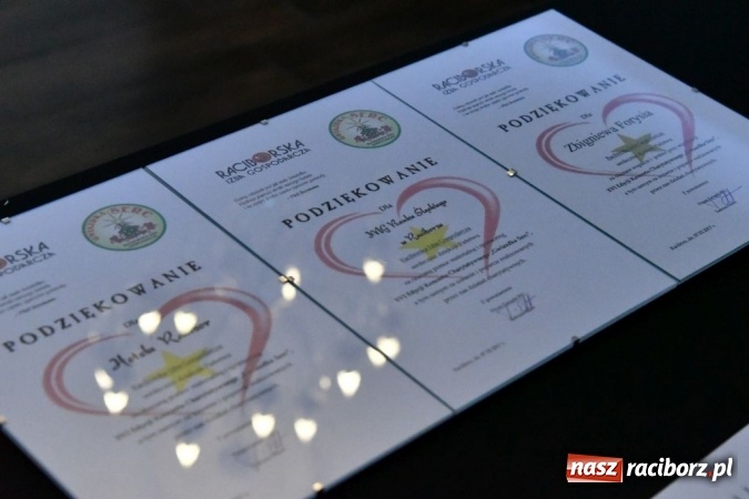 Zdjęcie w galerii na portalu naszraciborz.pl: Gwiazdka Serc 2016. W hotelu Racibor podsumowano edycję i rozdano pieniądze wiadomości z regionu