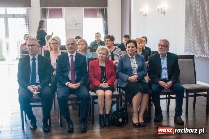 Zdjęcie w galerii na portalu naszraciborz.pl: Gwiazdka Serc 2016. W hotelu Racibor podsumowano edycję i rozdano pieniądze wiadomości z regionu