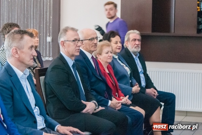 Zdjęcie w galerii na portalu naszraciborz.pl: Gwiazdka Serc 2016. W hotelu Racibor podsumowano edycję i rozdano pieniądze wiadomości z regionu