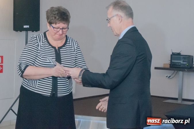 Zdjęcie w galerii na portalu naszraciborz.pl: Gwiazdka Serc 2016. W hotelu Racibor podsumowano edycję i rozdano pieniądze wiadomości z regionu