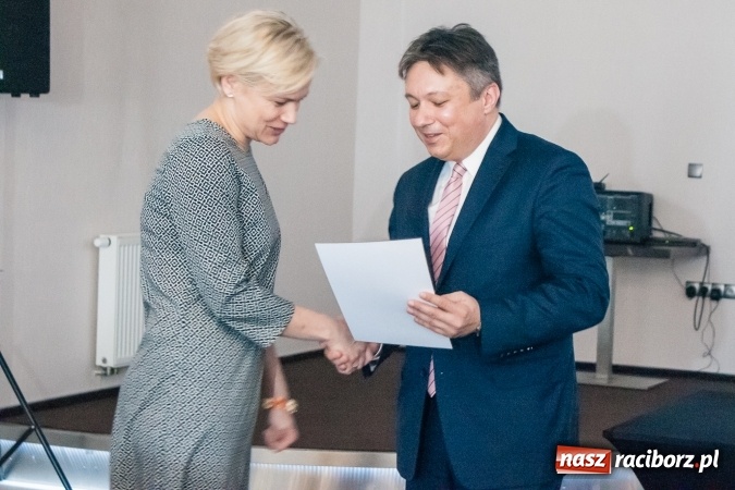 Zdjęcie w galerii na portalu naszraciborz.pl: Gwiazdka Serc 2016. W hotelu Racibor podsumowano edycję i rozdano pieniądze wiadomości z regionu