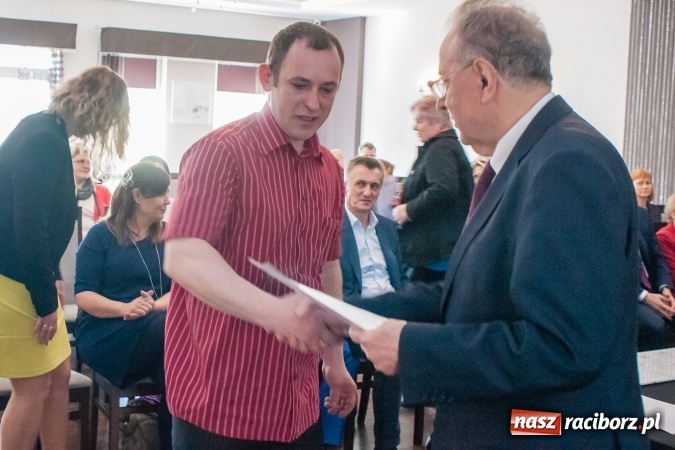 Zdjęcie w galerii na portalu naszraciborz.pl: Gwiazdka Serc 2016. W hotelu Racibor podsumowano edycję i rozdano pieniądze wiadomości z regionu