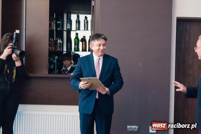 Zdjęcie w galerii na portalu naszraciborz.pl: Gwiazdka Serc 2016. W hotelu Racibor podsumowano edycję i rozdano pieniądze wiadomości z regionu