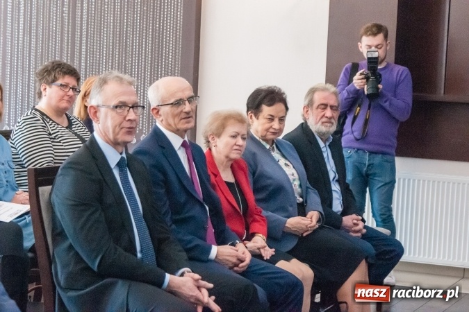 Zdjęcie w galerii na portalu naszraciborz.pl: Gwiazdka Serc 2016. W hotelu Racibor podsumowano edycję i rozdano pieniądze wiadomości z regionu