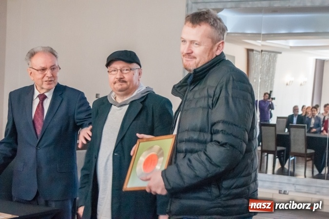 Zdjęcie w galerii na portalu naszraciborz.pl: Gwiazdka Serc 2016. W hotelu Racibor podsumowano edycję i rozdano pieniądze wiadomości z regionu