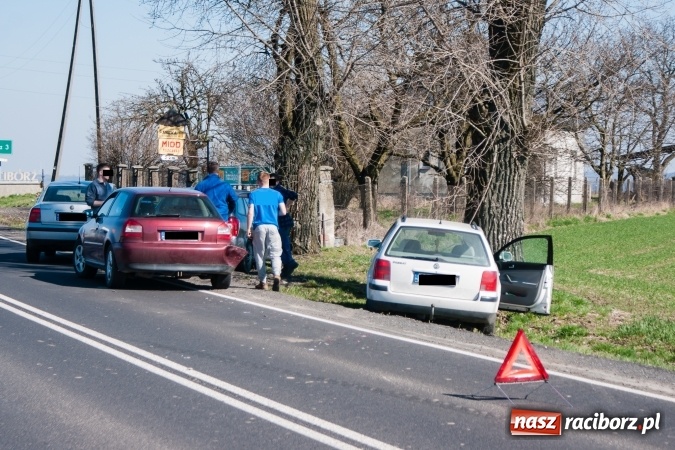 Zdjęcie w galerii na portalu naszraciborz.pl: Kolejna kolizja na trasie Racibórz - Żerdziny wiadomości z regionu