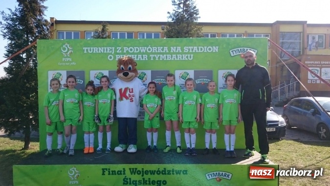 Zdjęcie w galerii na portalu naszraciborz.pl: Z podwórka na stadion - pawłowiczanki wydarły awans  wiadomości z regionu