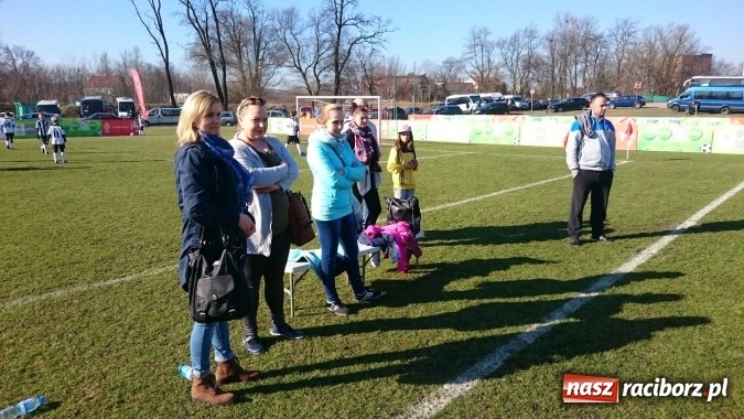 Zdjęcie w galerii na portalu naszraciborz.pl: Z podwórka na stadion - pawłowiczanki wydarły awans  wiadomości z regionu
