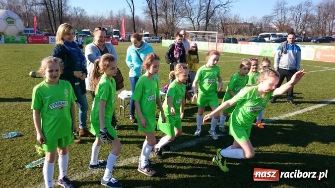 Zdjęcie w galerii na portalu naszraciborz.pl: Z podwórka na stadion - pawłowiczanki wydarły awans  wiadomości z regionu